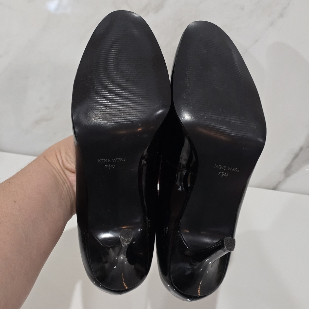 NINE WEST NEPTUN Almond Toe Black Pump Heels Size 7.5 - Picture 8 of 9
